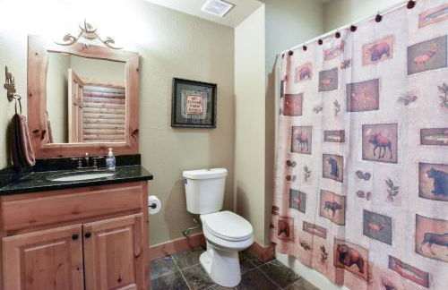 Luxury Lakefront Chalet Resort 2 Pools FREE Amenities Dock Kayaks Waterslide - Foto 40