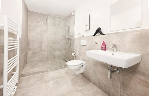 Tolstov Apartments - 3 Room Apartments with Balcony - 25 min Messe DUS - Photo 19