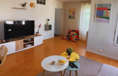 Les Agnettes - Paris Metro - Wifi - Parking - Tout équipé - Foto 3