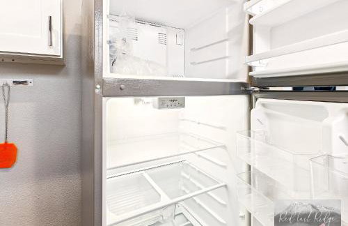 Boho Revival Modern Glam with AC in Downtown Albany - Foto 18