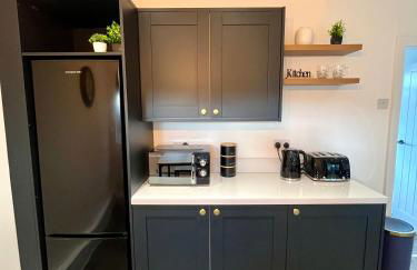 Crestfield House - Stunning Home near Alton Towers - Free Parking & Garden - Foto 20