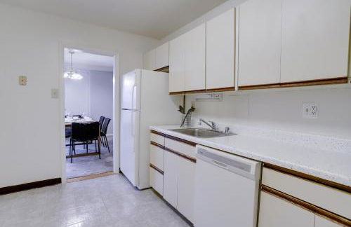Fantastic 2 BR Apt + Den @Crystal City With Gym - Foto 26