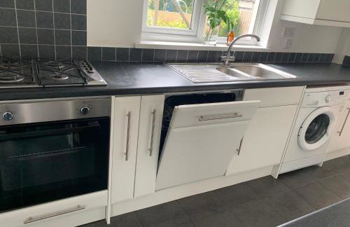 2 Bed-Sleeps 4-Parking-Pets-10 min walk to Beach - Foto 4