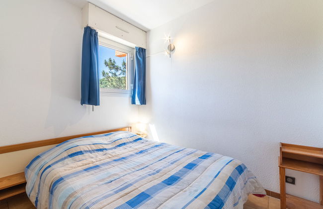 2 bedroom Apartment in Bormes-les-Mimosas with garden and terrace - Photo 5