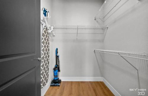 Cozy Luxury Apt, Gym, King Bds, Comfy Sectional - Foto 19