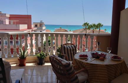 Apto. con wifi, piscina, vistas al mar y parking. - Foto 1