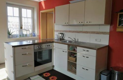 2 Zimmer Apartment mit Küche und Bad - Foto 3