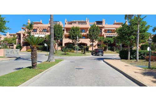 SunBeach Hacienda Apartment - Photo 47