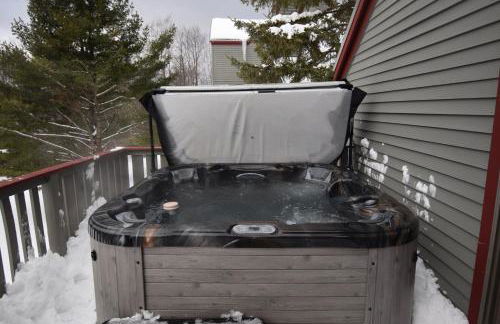Stratton Mountain Condo with a Hot Tub! Sleeps 12! - Photo 44