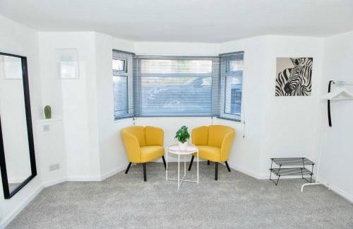 Large 1 Bed Apartment In Southsea Portsmouth - Sleeps 4 & Free Parking - Foto 15