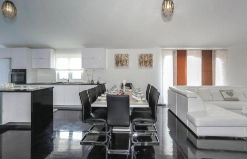 Lovely Home In Rumin With Kitchen - Foto 24