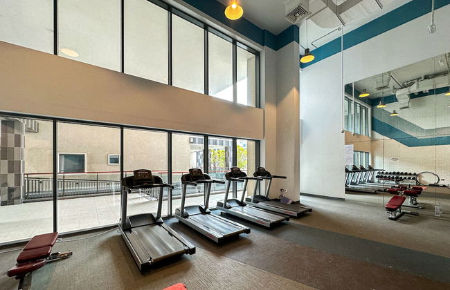 WelHome - Prime 1BR Apartment at Oia Residence - Photo 34