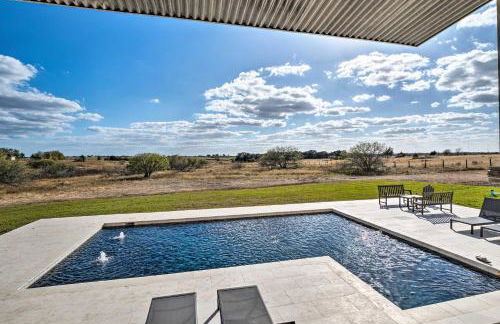 Hot Tub and Game Room! Family Schulenburg Retreat - Foto 38