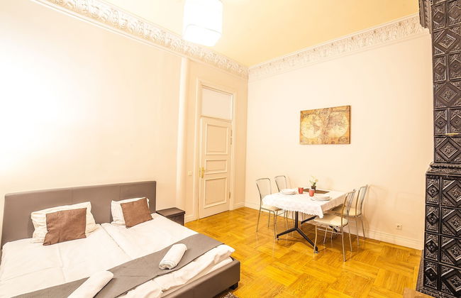 Mosaic Center Apartments - Photo 16