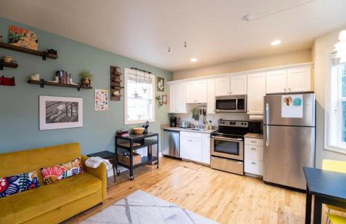 Adorable Cozy House with Parking and Loft! - Foto 19