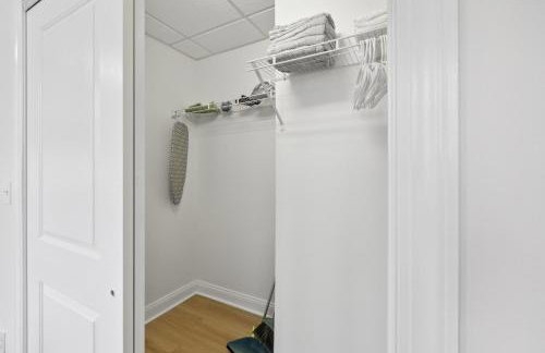 East 225 I Modern Studio in Downtown Rochester - Foto 17