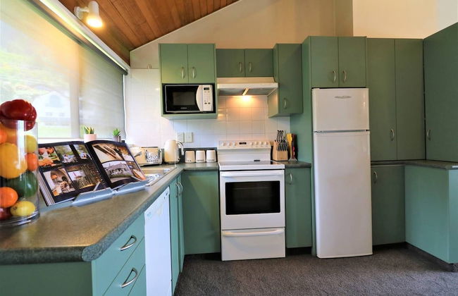 Spacious Lake View Alpine Townhouse Walk TO Town - Foto 14