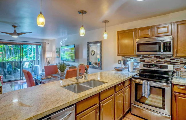 Tropical & Serene Garden Vistas - Photo 7