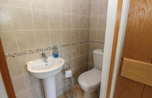 Guildford Farmhouse - Photo 39