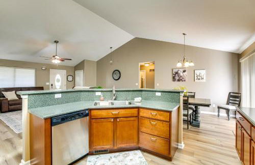 Bar, Pool Table and Yard! Spacious Union Home - Foto 7