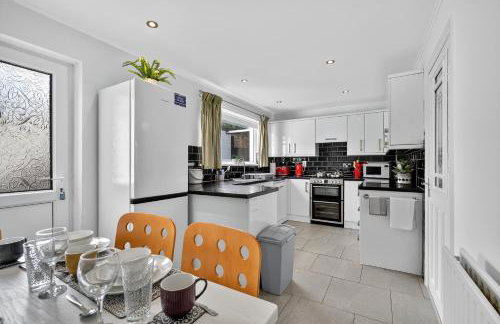 Hillsborough Home from Home, Garden and 2x Parking by StayByNumbers - Foto 14