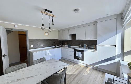 Holyrood Hidden Gem - Photo 12