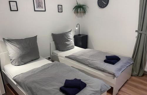 bookandstay24 Die-burg 4 Zimmerwohnung mit Küche und Balkon bei Darmstadt, Frankfurt, RheinMain Gebiet - Foto 1