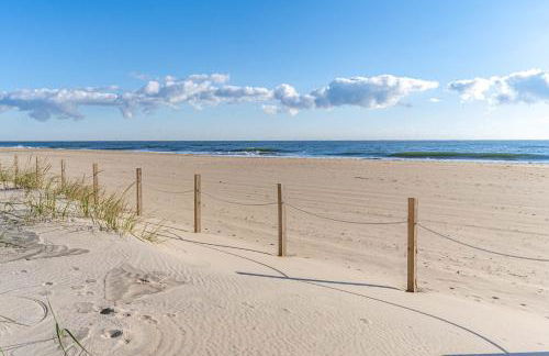 Oceanfront 2 Bedroom Modern Beach Condo w Pool - Foto 50