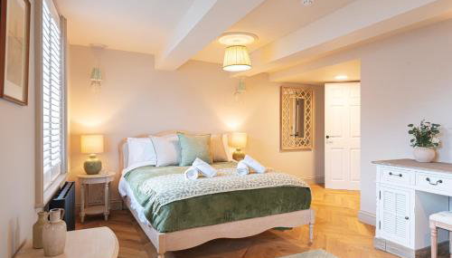 Central Whitchurch - Lowcross House Guest Bedroom 3 - Foto 3