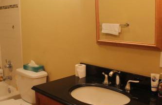 Tuscany 2900 - Classic Italian Style 3BR w Parking near Airport - Foto 16