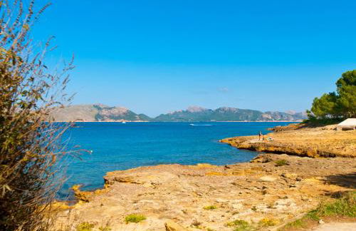 Villa Tita de Manresa, con jardines y vista mar - Foto 9