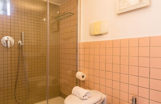 Cool Flat at Via dei Mille by Napoliapartments - Foto 26