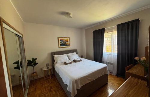 Gabriella House - Photo 2