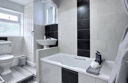 Rustic Rhondda Retreat w Hot Tub & Sauna - Ystrad - Foto 10