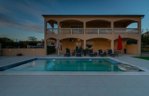 Apartment Holiday House Diana - Foto 36