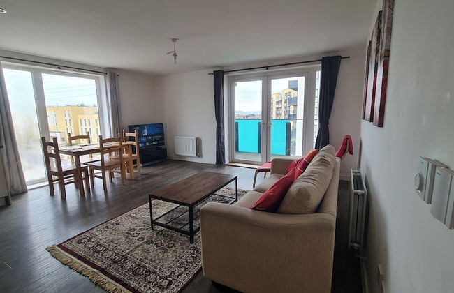Barking 2 Bed Apt With Parking & Good Travel Links - Foto 14