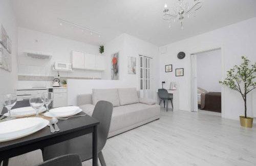 Jasny Apartament z Tarasem i Parkingiem by Noclegi Renters - Foto 18