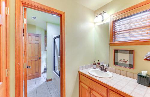 Riverfront Cabin on 2 Acres in Glenwood! - Foto 21