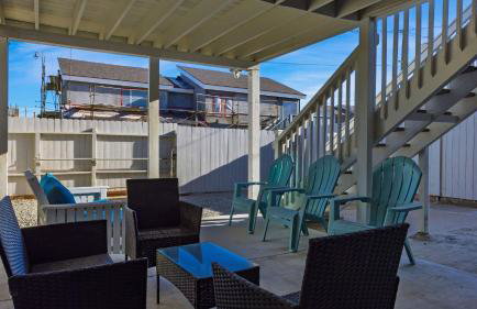 Steps to Beach w/ Patio+deck Foosball Happy Bottom Beach House by Avantstay - Foto 49
