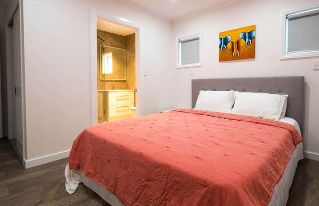 Brand New 5BR home with view of the sea - Photo 7