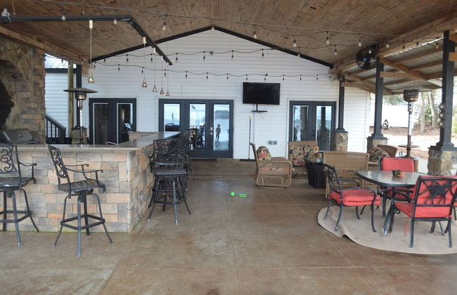 5 BR House Lake Retreat w/ Hot Tub, Sleeps 12 - Foto 26