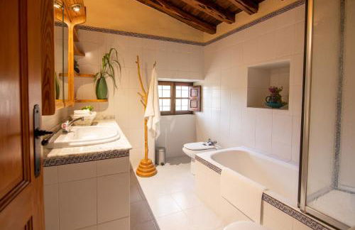 Casa rural Can Rotes con jardin y barbacoa - Foto 27