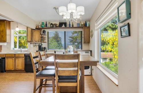 6 Mi to Main St Oceanfront Cottage in Ketchikan - Foto 3