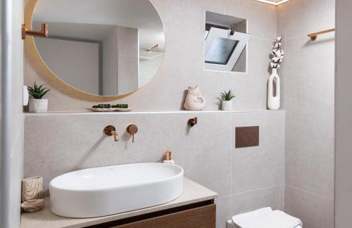 Kalamaki-Sunset - Scenic Sunset & Sea Views - Steps from Shore! - Foto 10