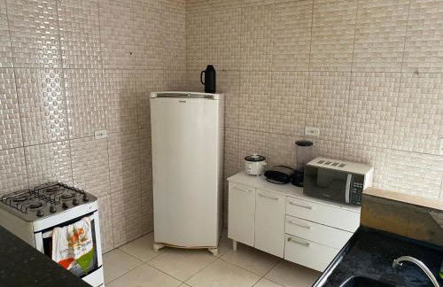 Espaço Amplo de 2 quartos com 2 camas de casal e 1 de solteiro - Foto 4