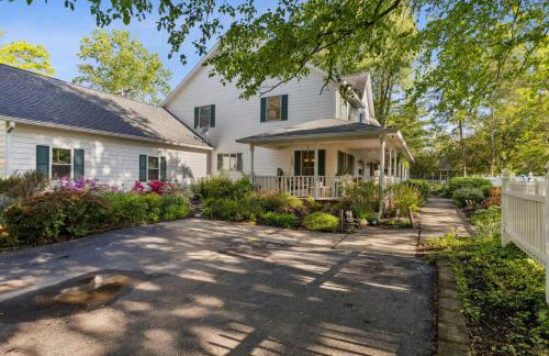 Hoosier Estate - Steps to IU - Photo 19