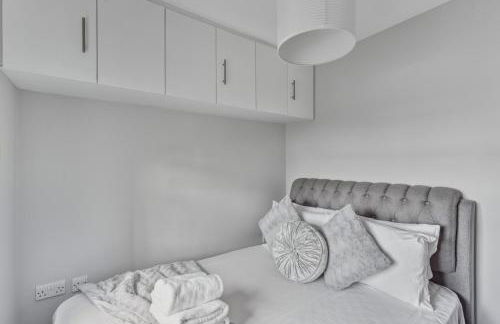 Stylish 2BR Retreat Steps from Kings Cross - Foto 15