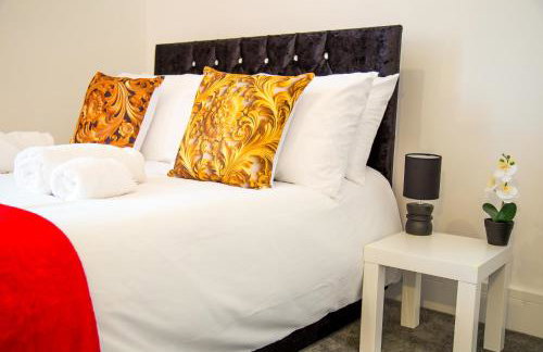 Lucky Home 15 - Near BAE, Docks, Lake District - Ideal for Trade & Family - 2 Bedrooms - One Double Bed in Each Bedroom - Max 4 Guests - Photo 32
