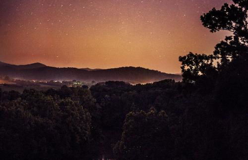 Charming Glamping Rental with Fireplace near Great Smoky Mountains National Park - Foto 22