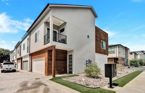 Elegant 3BR Home w/ Rooftop • 5 min to Downtown - Foto 8